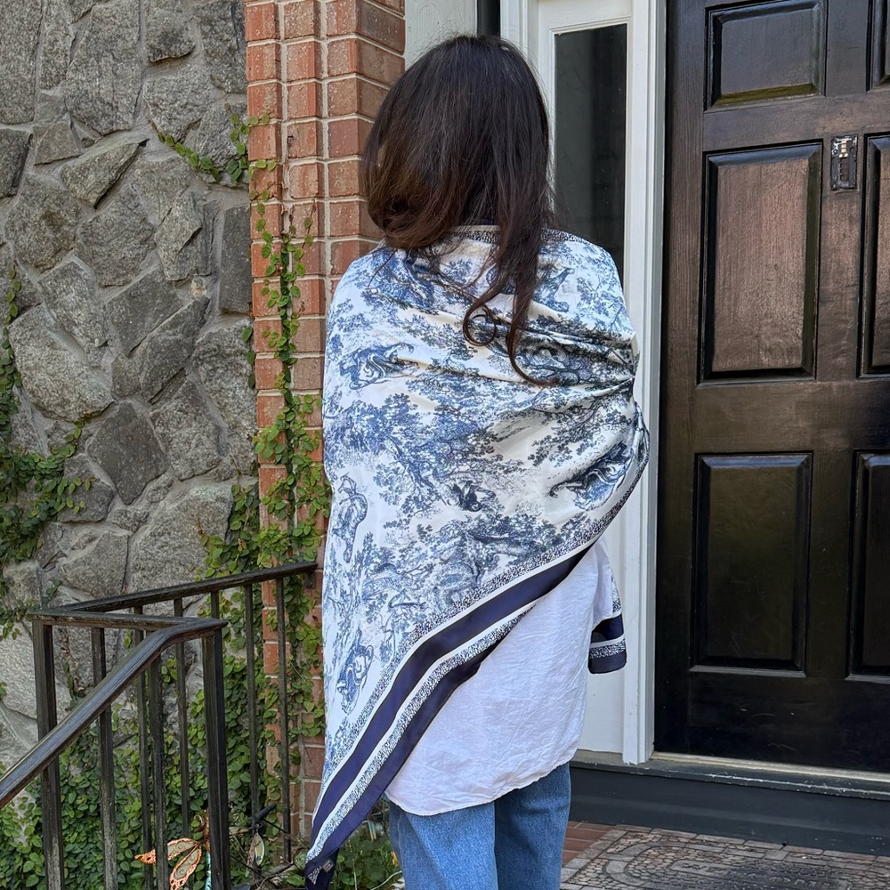 Elegant Blue and White Scarf - Picture 6 of 6